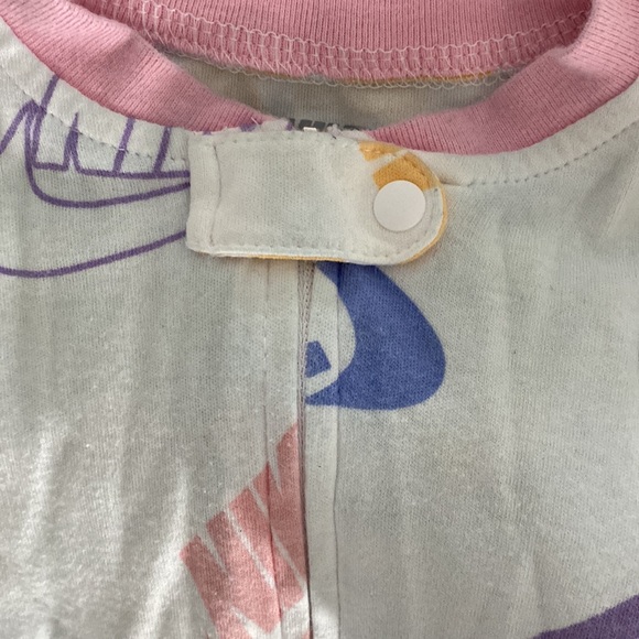 Nike Baby Sleeper with Mitt cover - Picture 4 of 6